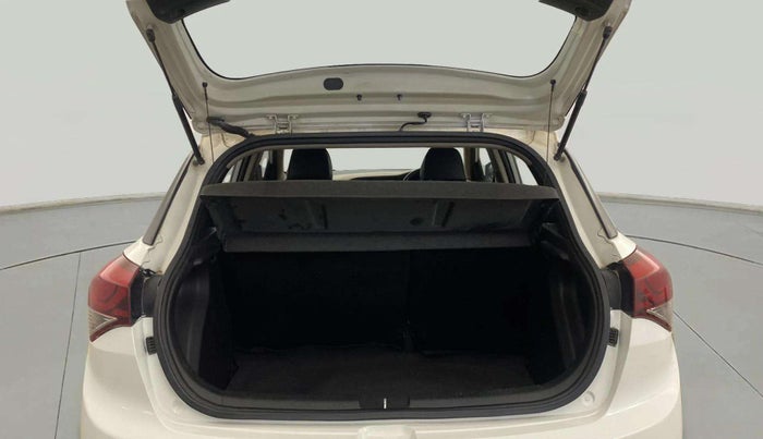 2016 Hyundai Elite i20 ASTA 1.2 (O), Petrol, Manual, 27,512 km, Boot Open Zoomed View