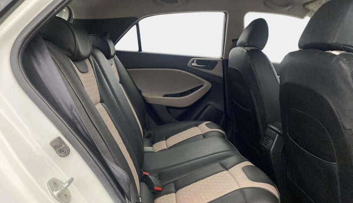 2016 Hyundai Elite i20 ASTA 1.2 (O), Petrol, Manual, 27,512 km, Right Side Rear Door Cabin