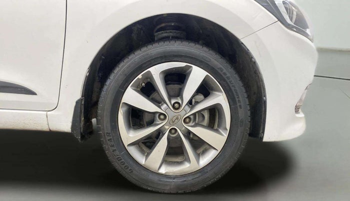 2016 Hyundai Elite i20 ASTA 1.2 (O), Petrol, Manual, 27,512 km, Right Front Wheel