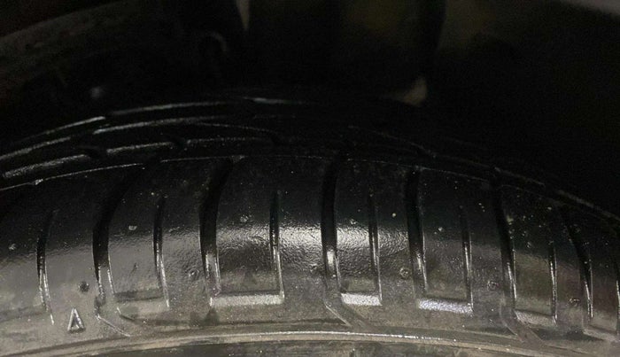 2017 Hyundai Creta SX PLUS AT 1.6 PETROL, Petrol, Automatic, 69,199 km, Right Front Tyre Tread