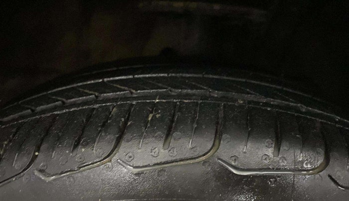 2020 Toyota Glanza G, Petrol, Manual, 54,743 km, Right Rear Tyre Tread