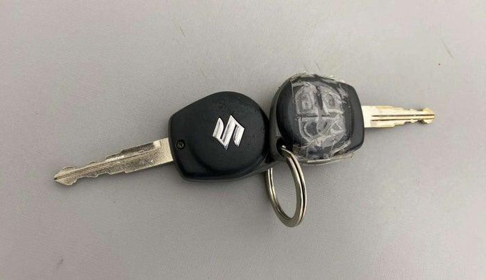 2018 Maruti Swift VXI, Petrol, Manual, 1,11,826 km, Key Close Up