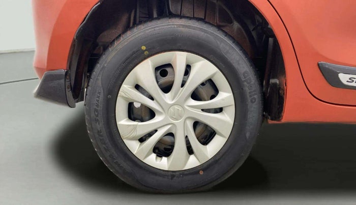 2018 Maruti Swift VXI, Petrol, Manual, 1,11,826 km, Right Rear Wheel
