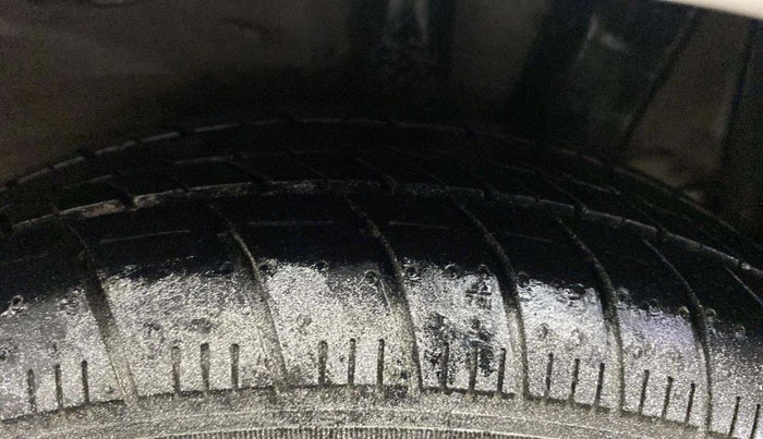 2015 Hyundai Xcent S 1.2, Petrol, Manual, 32,765 km, Left Rear Tyre Tread