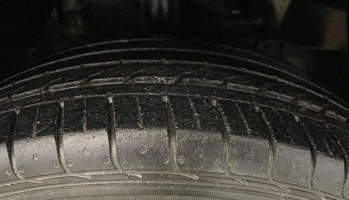 2019 Tata NEXON XM PETROL, Petrol, Manual, 17,376 km, Right Front Tyre Tread