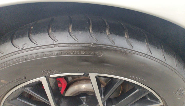 2011 BMW 6 Series 650 I CONVERTIBLE, Petrol, Automatic, 25,688 km, Left Front Tyre Tread