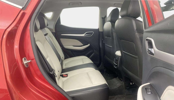 2021 MG ASTOR SHARP 1.5 MT, Petrol, Manual, 44,739 km, Right Side Rear Door Cabin