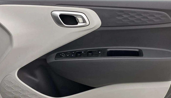 2024 Hyundai GRAND I10 NIOS Sportz 1.2 HY-CNG Duo, CNG, Manual, 11,411 km, Driver Side Door Panels Control