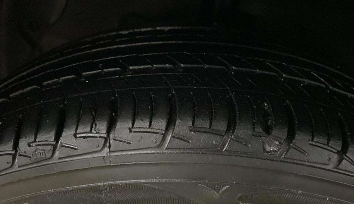 2017 Hyundai Xcent E+, Petrol, Manual, 47,493 km, Left Front Tyre Tread