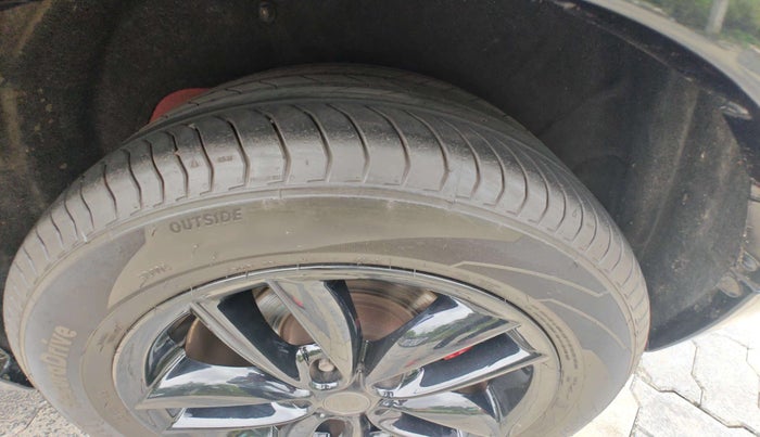 2013 Mini Cooper Countryman 1.6 one 5 Door, Petrol, Automatic, 39,126 km, Left Rear Tyre Tread
