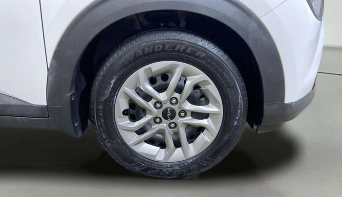 2024 KIA CARENS  PRESTIGE 1.5 TURBO PETROL IMT 7 STR , Petrol, Manual, 26,949 km, Right Front Wheel