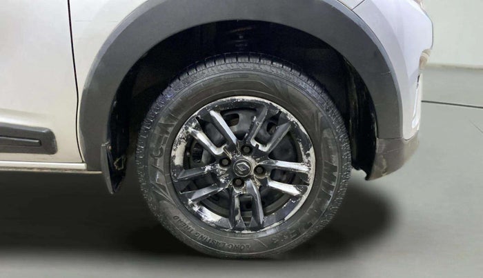 2021 Renault TRIBER RXT, Petrol, Manual, 61,626 km, Right Front Wheel