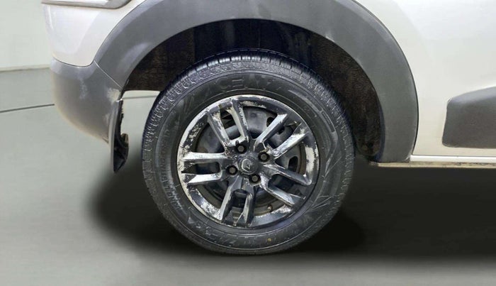 2021 Renault TRIBER RXT, Petrol, Manual, 61,626 km, Right Rear Wheel