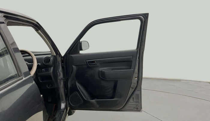 2022 Maruti S PRESSO VXI (O) CNG, CNG, Manual, 28,205 km, RHS Front Door