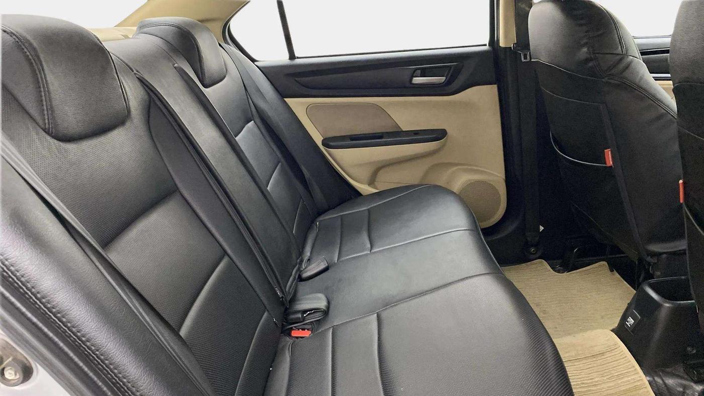 2021 Honda Amaze 1.2L I-VTEC S, Petrol, Manual, 1,11,329 km, Right Side Rear Door Cabin