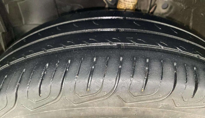 2021 Honda Amaze 1.2L I-VTEC S, Petrol, Manual, 1,11,329 km, Left Front Tyre Tread