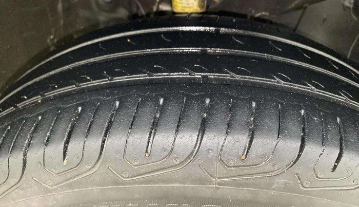 2021 Honda Amaze 1.2L I-VTEC S, Petrol, Manual, 1,11,329 km, Right Front Tyre Tread