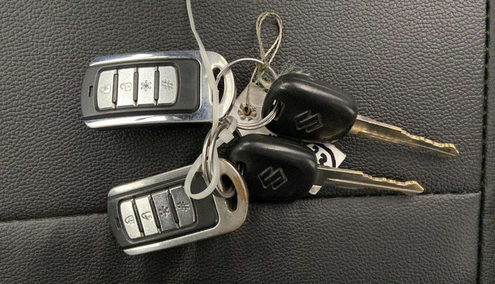 2019 Maruti Swift LXI D, Petrol, Manual, 63,177 km, Key Close Up