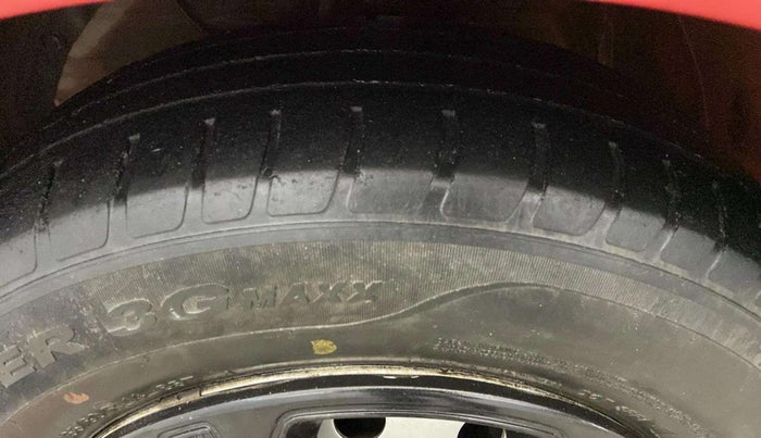2019 Maruti Swift LXI D, Petrol, Manual, 63,177 km, Left Rear Tyre Tread