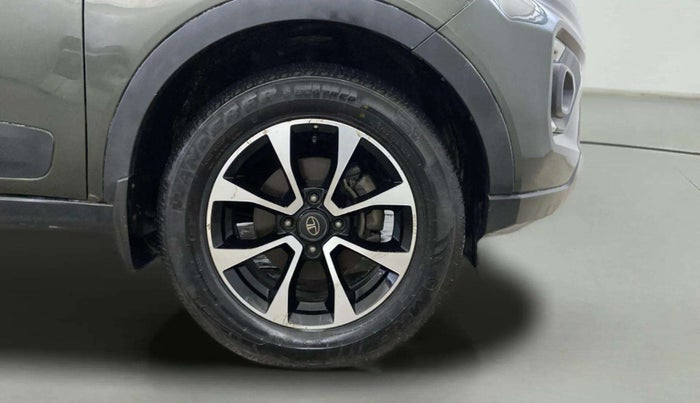 2020 Tata NEXON XZ PLUS (O) DIESEL, Diesel, Manual, 1,00,082 km, Right Front Wheel