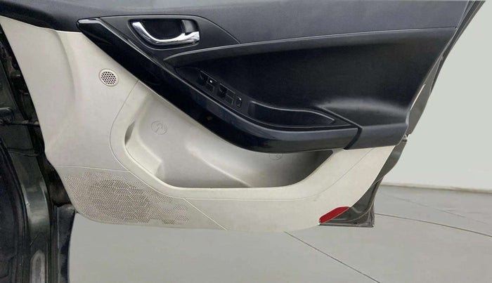 2020 Tata NEXON XZ PLUS (O) DIESEL, Diesel, Manual, 1,00,082 km, Driver Side Door Panels Control