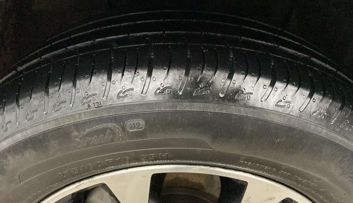 2020 Tata NEXON XZ PLUS (O) DIESEL, Diesel, Manual, 1,00,082 km, Right Front Tyre Tread