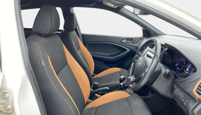 2017 Hyundai i20 Active 1.2 SX, Petrol, Manual, 82,856 km, Right Side Front Door Cabin