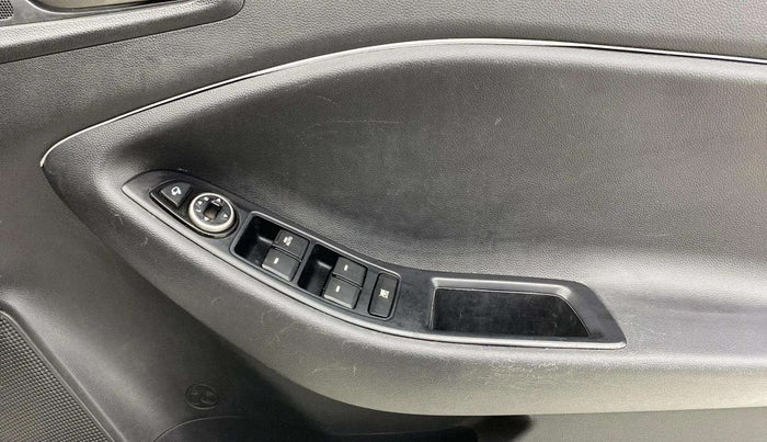 2017 Hyundai i20 Active 1.2 SX, Petrol, Manual, 82,856 km, Driver Side Door Panels Control