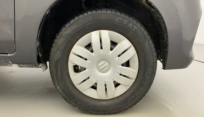 2016 Maruti Alto 800 VXI, Petrol, Manual, 27,867 km, Right Front Wheel