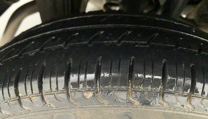 2016 Maruti Alto 800 VXI, Petrol, Manual, 27,867 km, Right Rear Tyre Tread