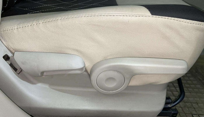 2018 Maruti Ciaz DELTA 1.5 SHVS MT PETROL, Petrol, Manual, 56,205 km, Driver Side Adjustment Panel
