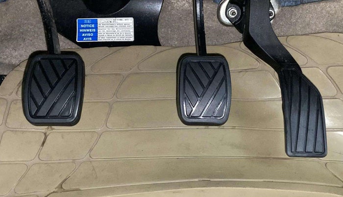 2018 Maruti Ciaz DELTA 1.5 SHVS MT PETROL, Petrol, Manual, 56,205 km, Pedals