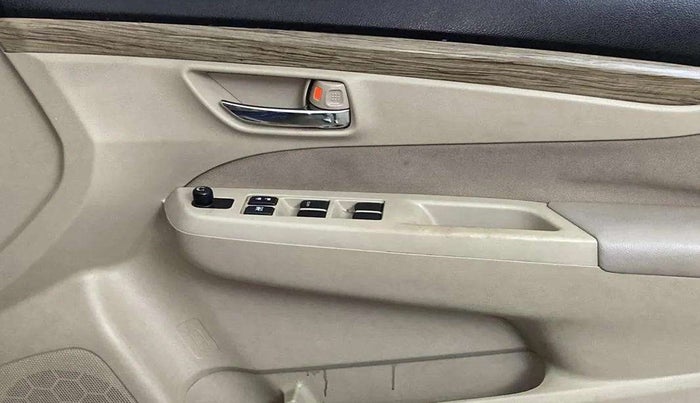 2018 Maruti Ciaz DELTA 1.5 SHVS MT PETROL, Petrol, Manual, 56,205 km, Driver Side Door Panels Control