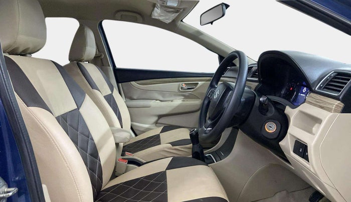 2018 Maruti Ciaz DELTA 1.5 SHVS MT PETROL, Petrol, Manual, 56,205 km, Right Side Front Door Cabin