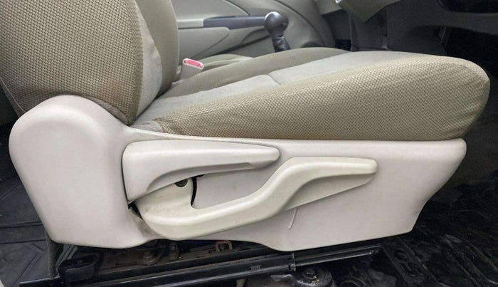 2015 Toyota Etios Liva G, Petrol, Manual, 50,085 km, Driver Side Adjustment Panel