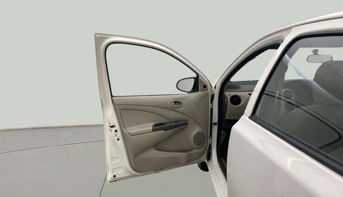 2015 Toyota Etios Liva G, Petrol, Manual, 50,085 km, LHS Front Door