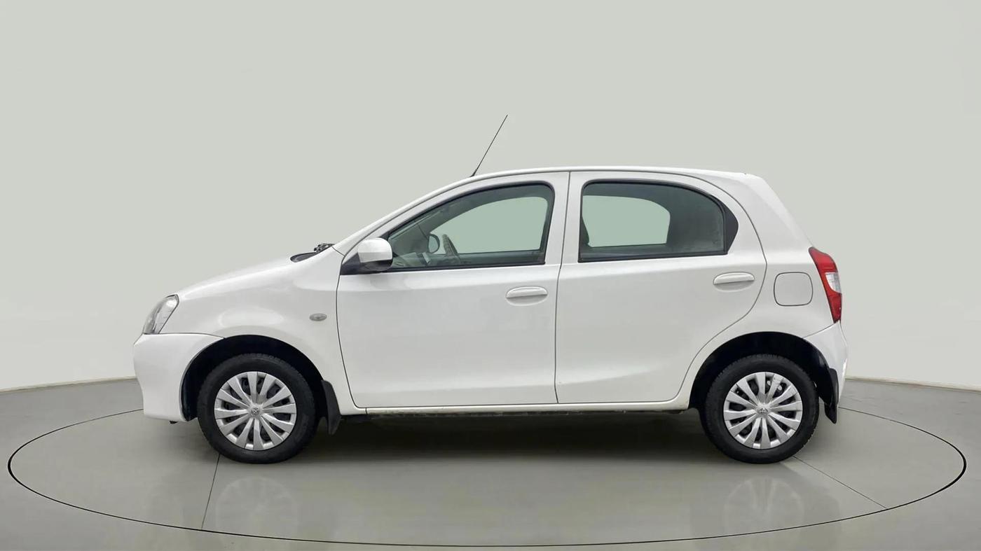 2015 Toyota Etios Liva G, Petrol, Manual, 50,085 km, Left Side