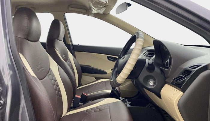 2018 Hyundai Eon MAGNA +, Petrol, Manual, 3,599 km, Right Side Front Door Cabin