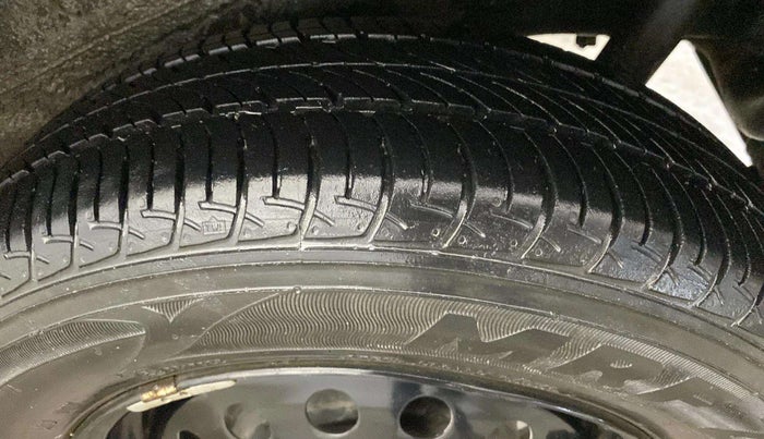 2015 Maruti Wagon R 1.0 VXI, Petrol, Manual, 55,402 km, Right Rear Tyre Tread