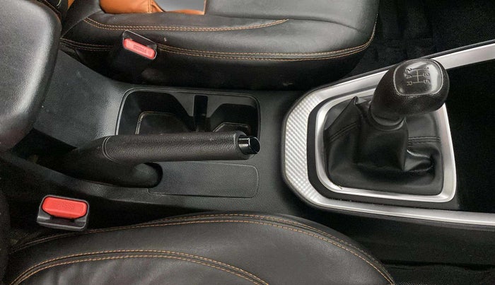 2022 KIA SONET HTK 1.2, Petrol, Manual, 50,544 km, Gear Lever