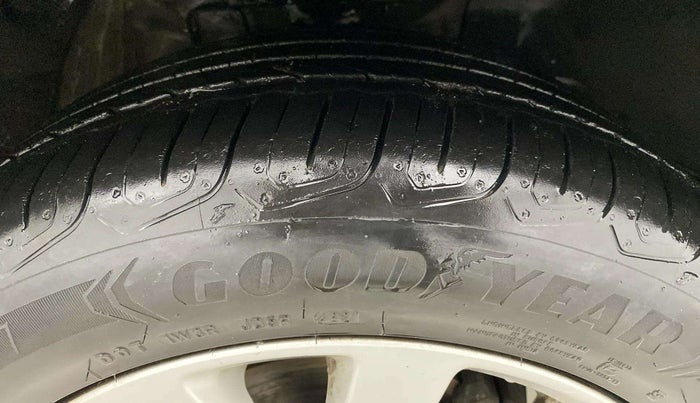 2021 MG ASTOR SMART 1.5 CVT, Petrol, Automatic, 20,946 km, Right Front Tyre Tread
