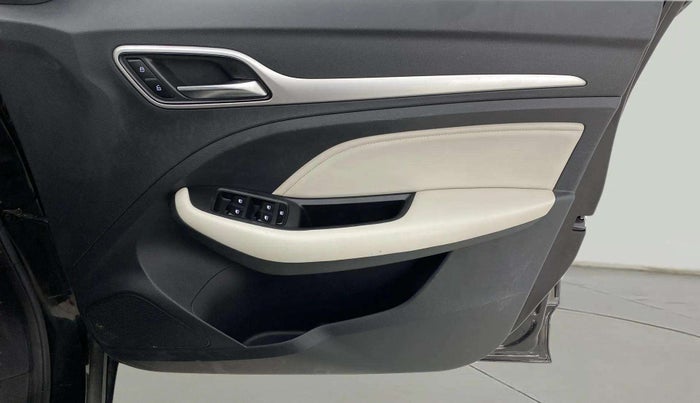 2021 MG ASTOR SMART 1.5 CVT, Petrol, Automatic, 20,946 km, Driver Side Door Panels Control