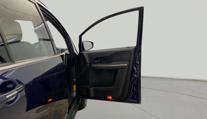2018 Tata Hexa XT 4X2 7 STR, Diesel, Manual, 94,872 km, RHS Front Door