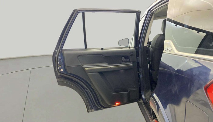 2018 Tata Hexa XT 4X2 7 STR, Diesel, Manual, 94,872 km, LHS Rear Door