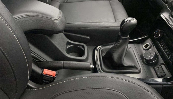 2018 Tata Hexa XT 4X2 7 STR, Diesel, Manual, 94,872 km, Gear Lever