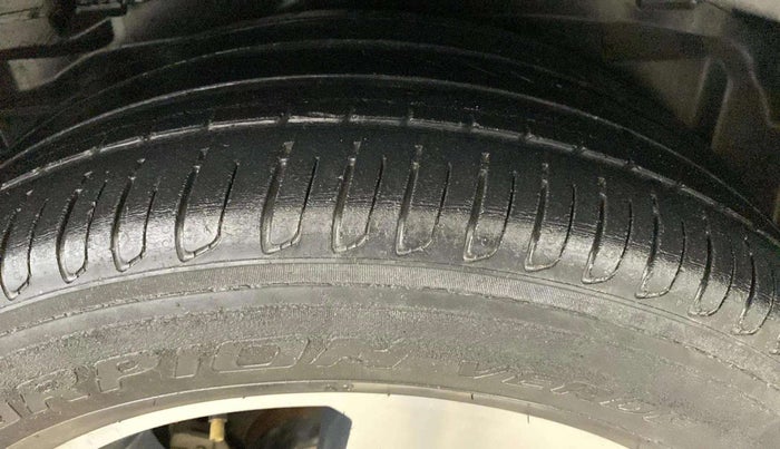 2018 Tata Hexa XT 4X2 7 STR, Diesel, Manual, 94,872 km, Left Front Tyre Tread