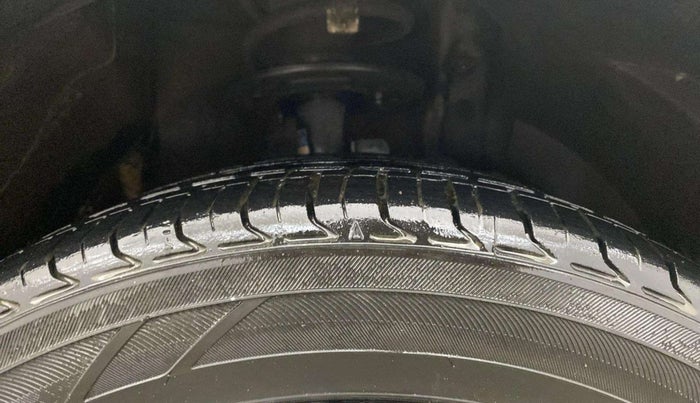 2021 Maruti Baleno ZETA PETROL 1.2, Petrol, Manual, 1,15,235 km, Right Front Tyre Tread