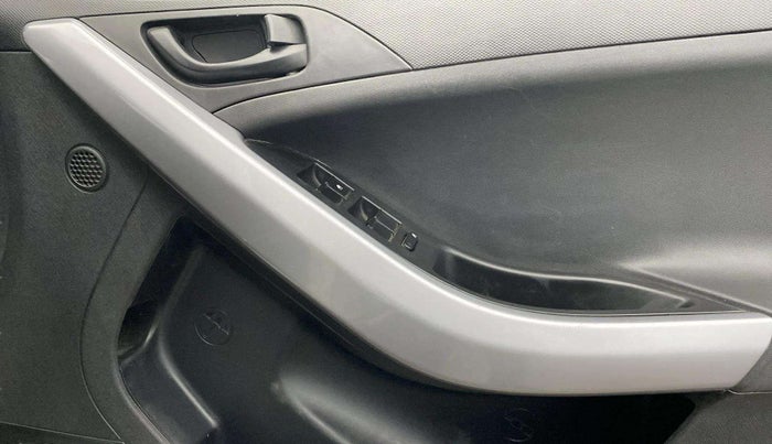 2021 Tata NEXON XM SUNROOF PETROL, Petrol, Manual, 88,511 km, Driver Side Door Panels Control