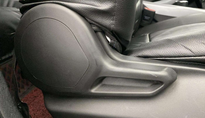 2021 Tata NEXON XM SUNROOF PETROL, Petrol, Manual, 88,511 km, Driver Side Adjustment Panel