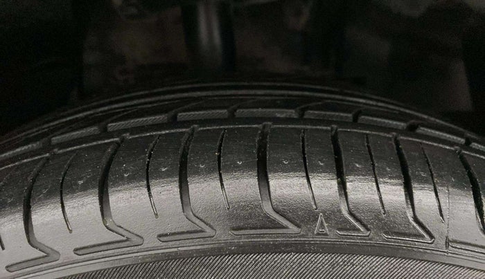 2021 Tata NEXON XM SUNROOF PETROL, Petrol, Manual, 88,511 km, Right Front Tyre Tread